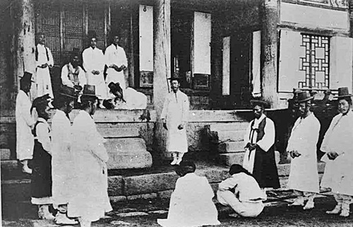 관아 동헌에서의 송사모습