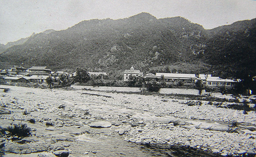 온천장 앞을 흐르는 온천천(1920년대) 