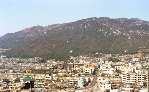 온천장 전경(동해중학교에서 본 온천장)