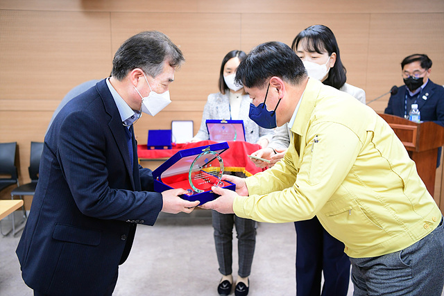  제56회 납세자의 날 기념 2022년도 우수납세자 시상식